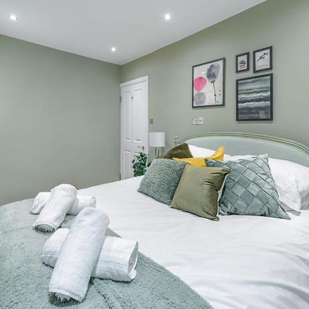 Апартаменты Stylish Shepherds Bush Flat Лондон Экстерьер фото