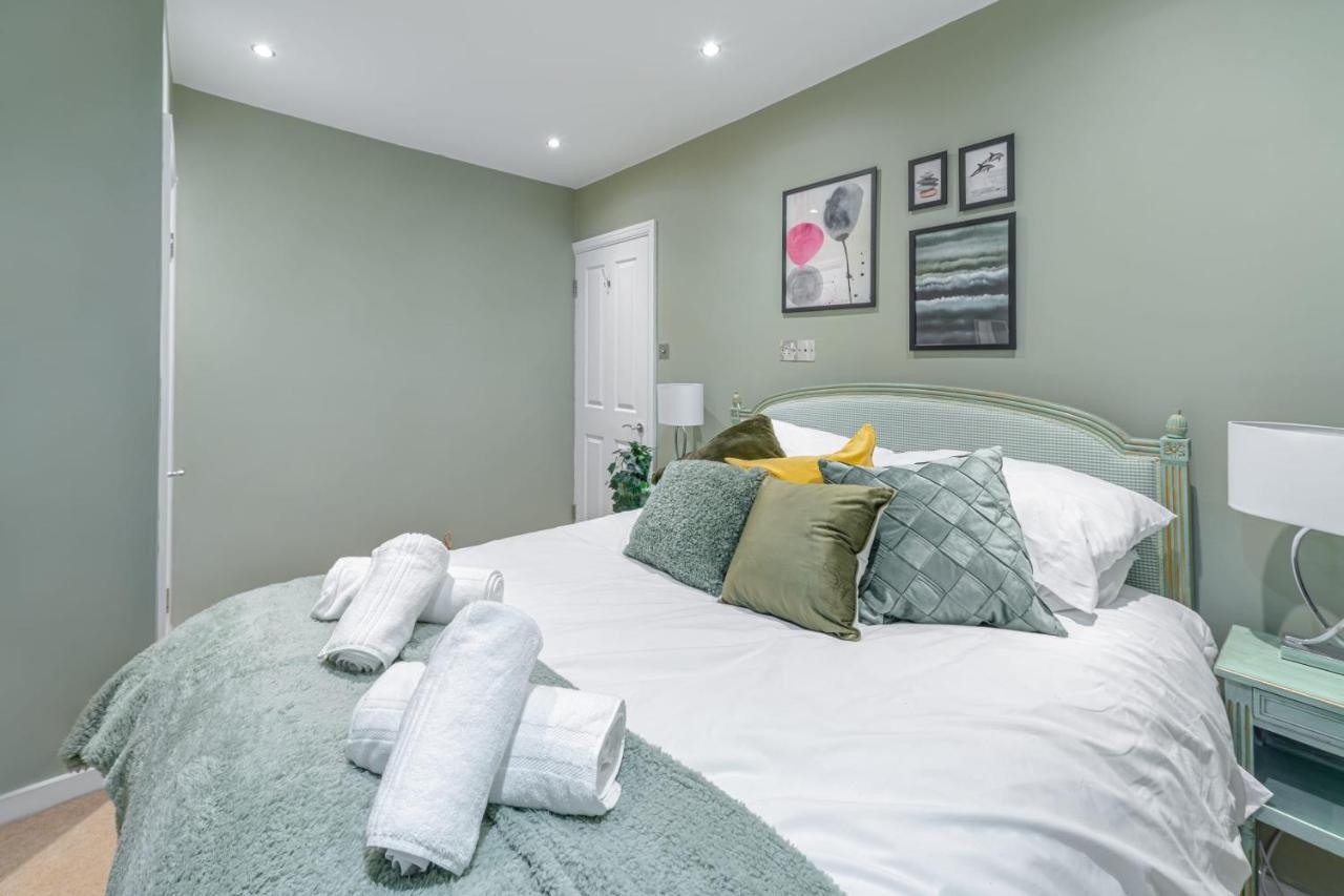 Апартаменты Stylish Shepherds Bush Flat Лондон Экстерьер фото